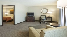 Holiday Inn Express Hotel & Suites Minneapolis-Minnetonka, an IHG Hotel