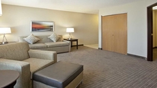 Holiday Inn Express Hotel & Suites Minneapolis-Minnetonka, an IHG Hotel