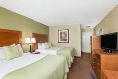 Ramada by Wyndham Ellsworth / Bar Harbor