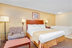 Days Inn & Suites by Wyndham Stockbridge South Atlanta