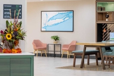 Holiday Inn Long Island-Islip Arpt East, an IHG Hotel