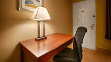 BEST WESTERN Cedar Inn & Suites