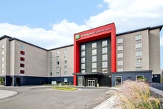 Holiday Inn Express & Suites Oshawa Downtown - Toronto Area by IHG