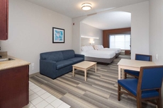 Holiday Inn Express Hotel & Suites Detroit - Utica, an IHG Hotel