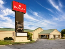 Ramada by Wyndham Mitchell Hotel & Conference Center