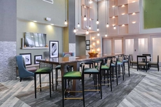 Hampton Inn & Suites AltoonaDes Moines