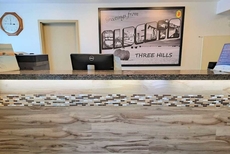 Super 8 by Wyndham Three Hills AB