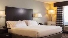 Holiday Inn Express Le Claire Riverfront-Davenport, an IHG Hotel