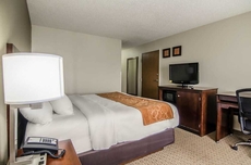 Quality Suites St. Joseph