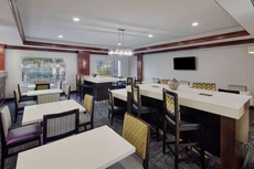 La Quinta Inn & Suites by Wyndham Savannah Airport  Pooler