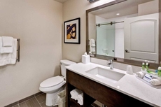 Holiday Inn Express & Suites Manhattan, an IHG Hotel