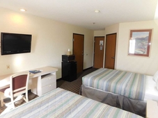 Chadron Inn & Suites