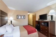 Quality Inn Parkersburg North  Vienna