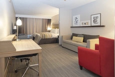 Holiday Inn Express & Suites Marquette an IHG Hotel