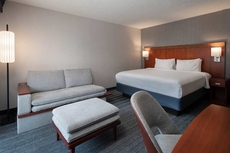 Courtyard by Marriott Fresno