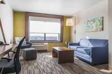 Holiday Inn Express & Suites Clarion, an IHG Hotel