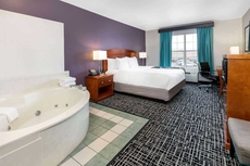 La Quinta Inn & Suites by Wyndham Rockwall