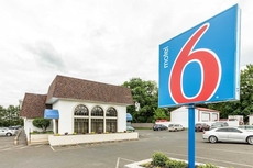 Motel 6 Warminster, PA