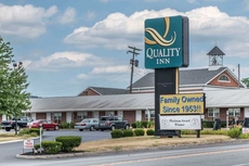 Quality Inn Breeze Manor