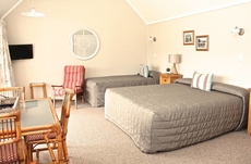 Hananui Lodge and Apartments