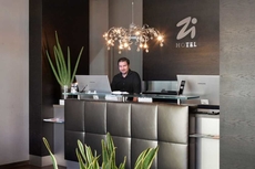 Zi Hotel & Lounge