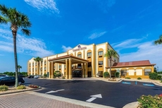 Comfort Suites near Robins Air Force Base