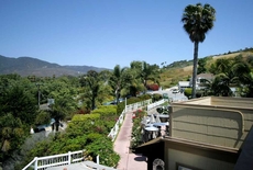 Malibu Country Inn