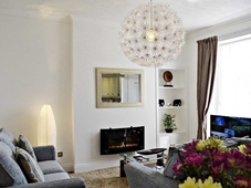 Carmel Apartments Queen Street Residence