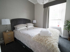 Carmel Apartments Queen Street Residence