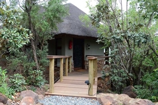 Mhondoro Safari Lodge & Villa