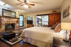 Coles Bay Vacation Retreat