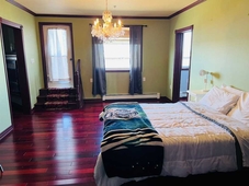 Harbourview Inn & Suites