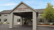 Harbor Winds Hotel