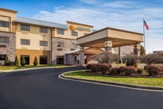 La Quinta Inn & Suites by Wyndham Fairborn WrightPatterson