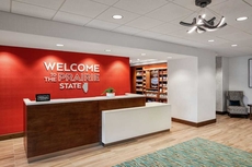 Hampton Inn & Suites Chicago Waukegan