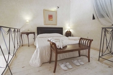 Ostra Menalon Luxury Suites