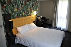 ibis Styles Puteaux Paris La Defense