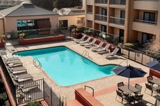 Courtyard by Marriott Bakersfield