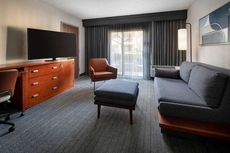 Courtyard by Marriott Bakersfield