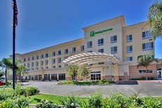 Holiday Inn & Suites Bakersfield