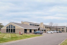 Days Inn & Suites by Wyndham Baxter Brainerd Area