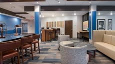 Holiday Inn Express & Suites Racine, an IHG Hotel