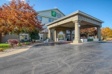 Holiday Inn Express Hotel & Suites Oshkosh, an IHG Hotel