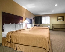 Marshfield Inn & Suites