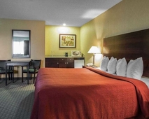 Marshfield Inn & Suites