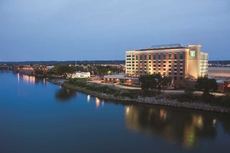 Embassy Suites by Hilton E Peoria Riverfront Conf Center