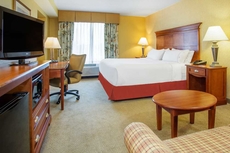 Holiday Inn Express & Suites Bloomington, an IHG Hotel