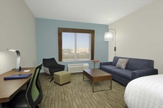 Holiday Inn Express & Suites Columbus North, an IHG Hotel