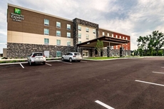 Holiday Inn Express & Suites Dayton East - Beavercreek, an IHG Hotel