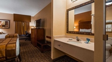 Best Western Plus Midwest Inn & Suites